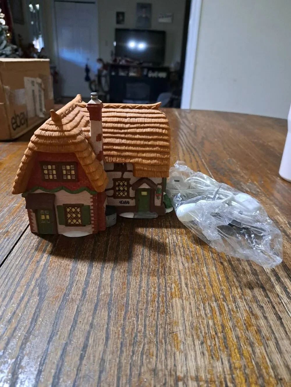 Vintage 1994 Dept 56 Dickens Village Cobb Cottage Ceramic Christmas Building
